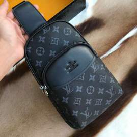Picture of Louis Vuitton Mens Bags _SKUfw173506477fw